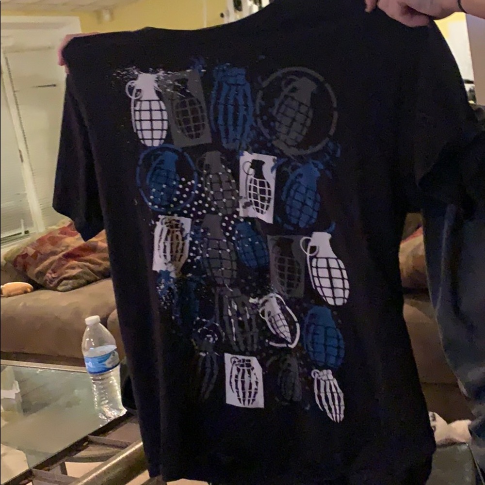Black shirt